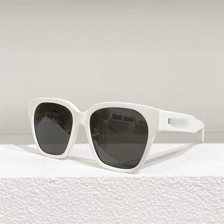 2024 Top Designers New Luxury Designer Family B's New Plate Box Sungass Sunglasses Fashionable Men's and Women's Ins Popular Online Stars Same Lunettes de soleil BB0215 Style 1
