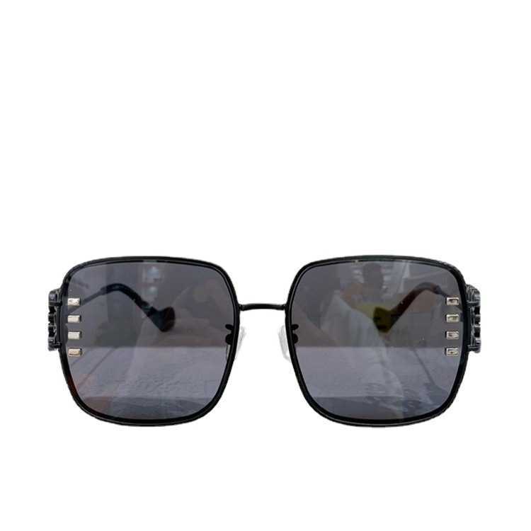 2023 Nuovo designer di lusso 23 tipi di occhiali da sole Luo Yijia in metallo grande rete quadrata rossa INS lo stesso tipo di occhiali da sole LW40669 personalizzati