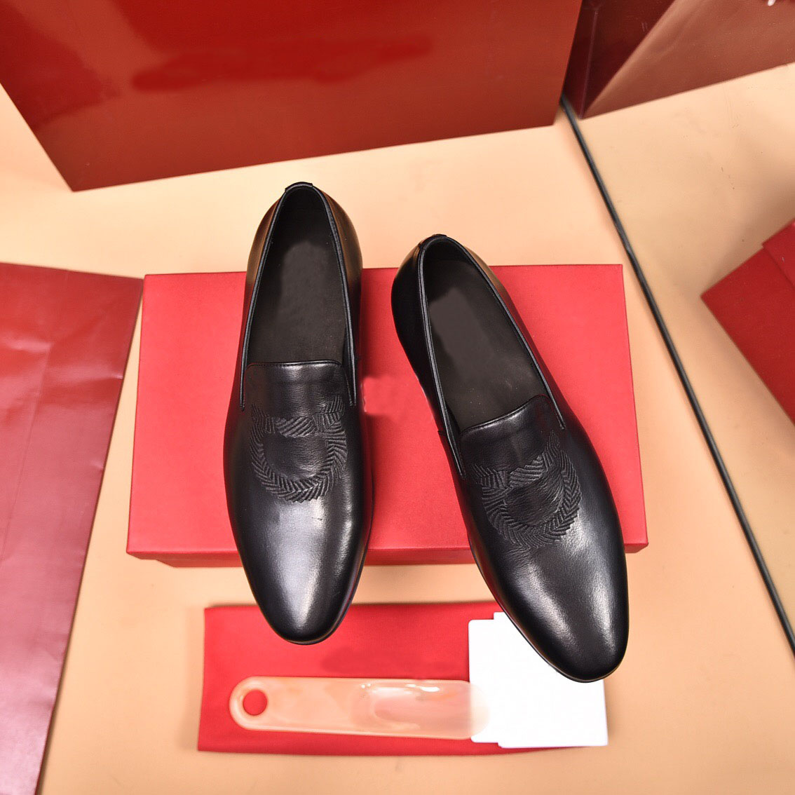 Haute qualité 2023 hommes chaussures habillées formelles messieurs Designer fête affaires Oxfords mâle décontracté marque mocassins taille 38-45