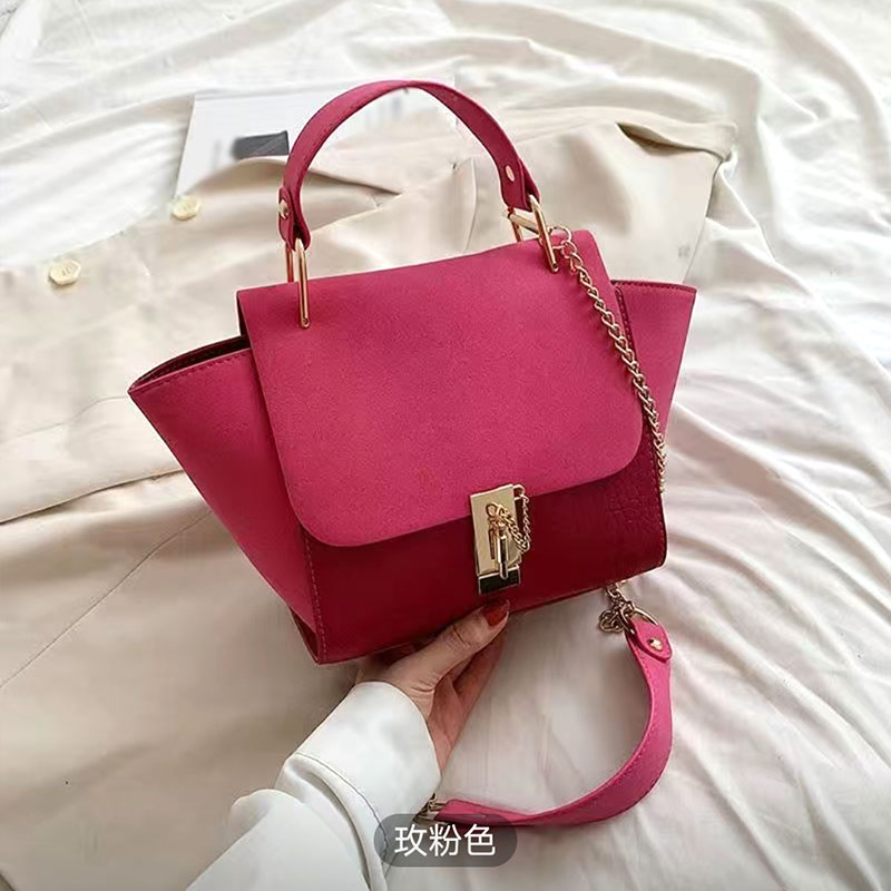 New vintage senior chain crossbody bag niche design hand wing bag female autumn and winter bag