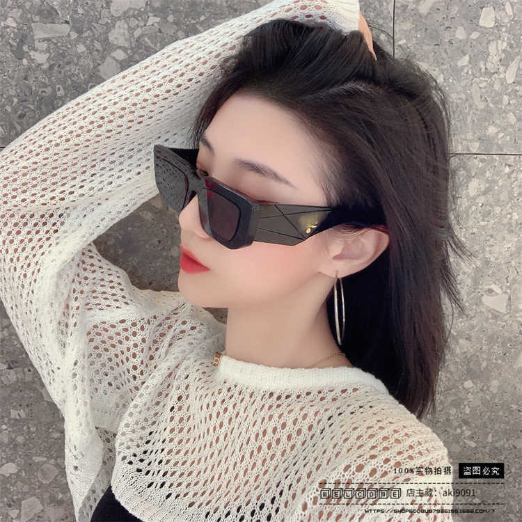 2024 Projektant moda nowy luksusowy projektant P Nowe kwadratowe okulary przeciwsłoneczne Kobiety Net Red INS w tym samym stylu spersonalizowane okulary przeciwsłoneczne Trendspr11zs
