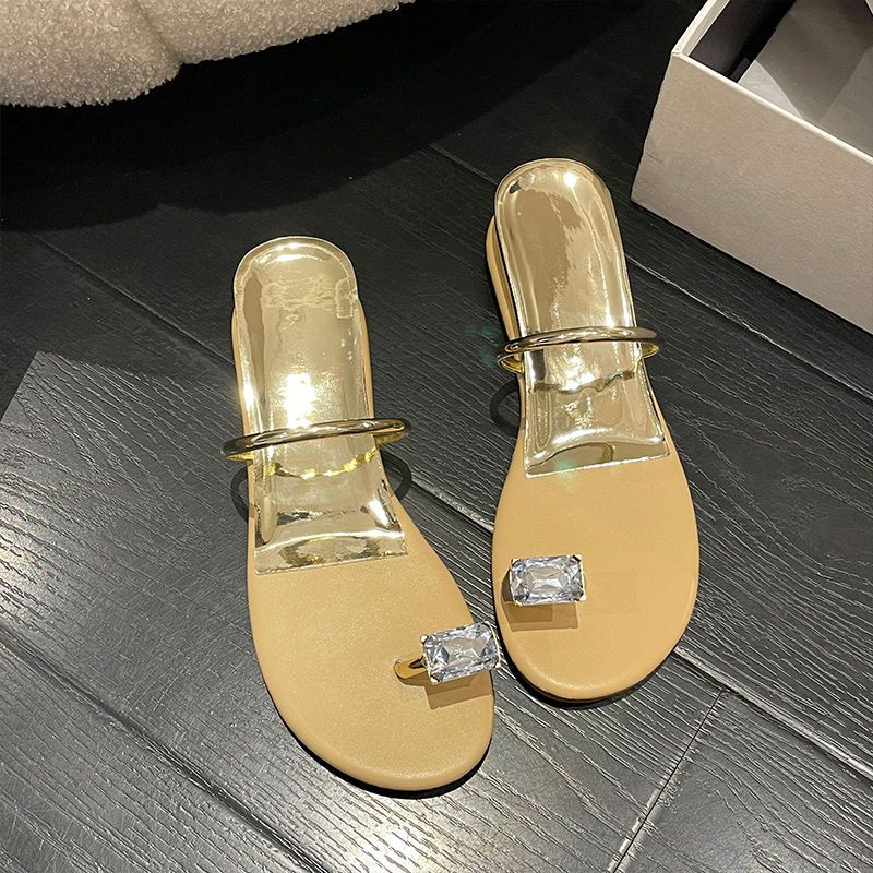 Summer Solid Color Flat Women Sandaler Ny mode Open Toe Outdoor Beach Slippers Women Designer Crystal Flip-Flops Ladies Shoes