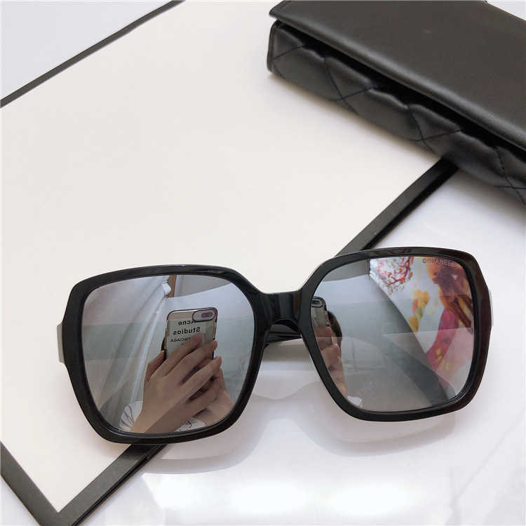 2024 Top designer Nuovi occhiali da sole Designer di lusso Specchio piatto CH5408 Black Large Plate Eyegylass Frame Female Ins Rete Red Style Style Box Letter Occhiali da sole