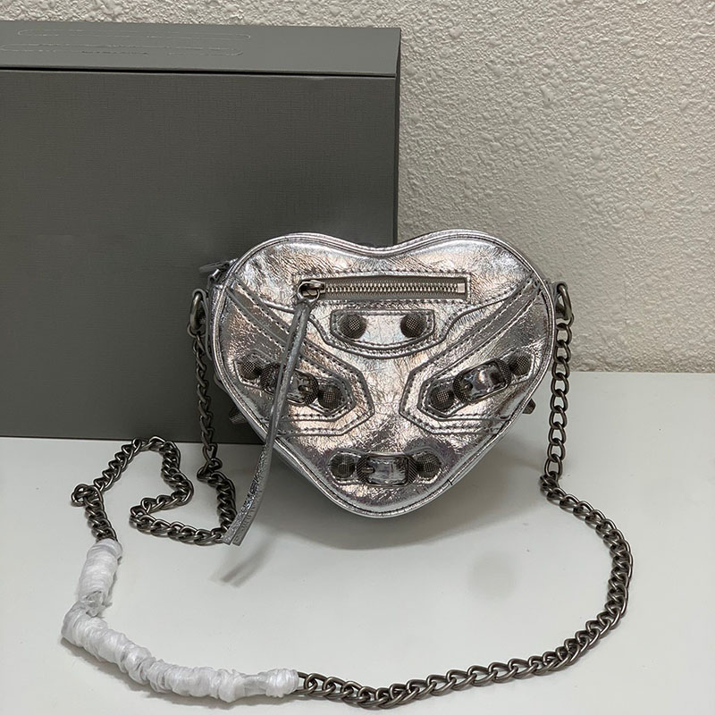 Designer crossbody bags Women's Le Cagole Heart Mini Bag Luxury purses Chain wallets cross body pouch high quality cowhide purse leather wallet Metallized in Silver