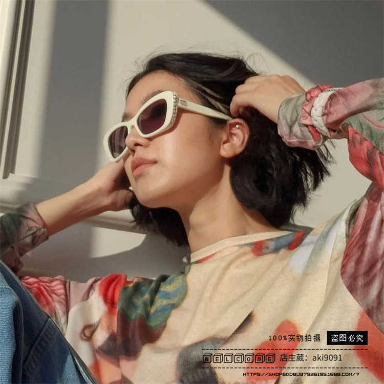 2024 Nouveau créateur de luxe New Pearl Rimmed Cat's Eye Sunglasses pour les femmes CH5481 Célébrité en ligne Quan Zhilong Les mêmes lunettes de soleil