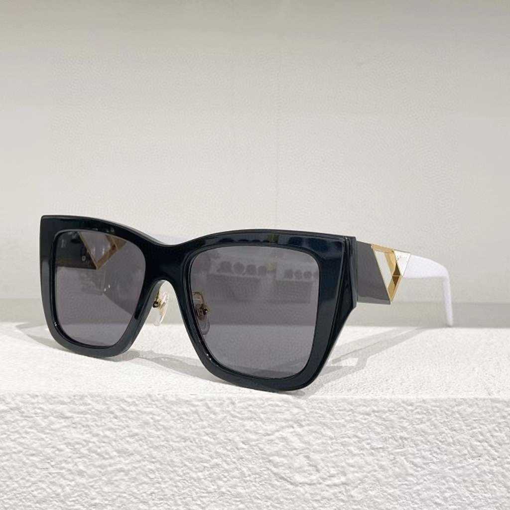 2024 Nouveau nouveau créateur de luxe de haute qualité P. Nouvelle célébrité en ligne avec Cat's Eye Fashion Ins Style Femme Trend Sunglasses Opr 21ys