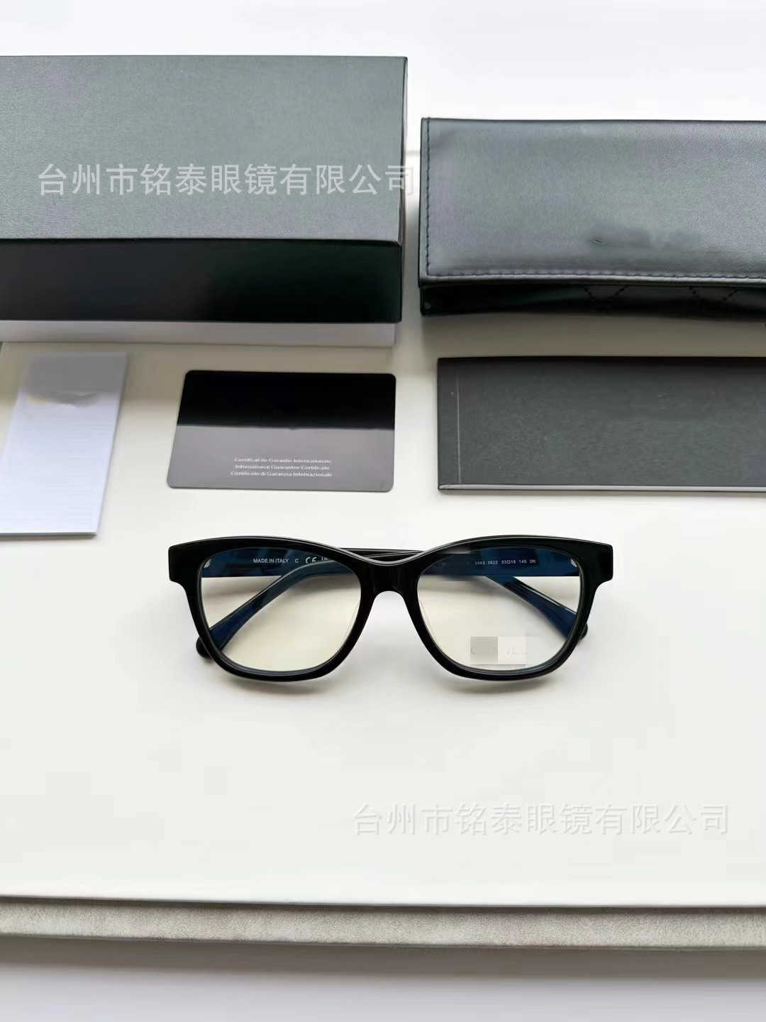 Neue Luxusdesignerin Sonnenbrillen Familienbox Brille CH3443 Frauen runde einfache Gesichtsrahmen Quan Zhilong gleicher Stil flacher Spiegel 3392 Männer