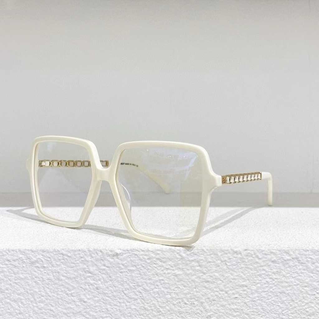 New luxury designer sunglasses Granny Xiang is popular on the internet. The same Japanese and ins plain large frame women's versatile simple glasses CH5488