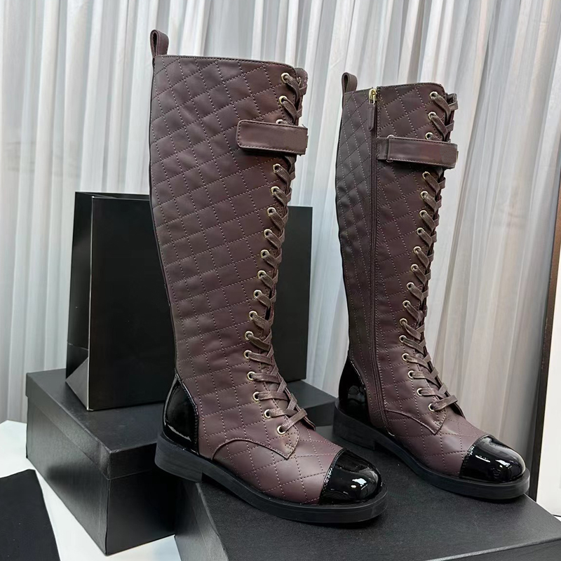 2023 Designer Luxe Martin Cuissardes Bottes Sexy Femmes Véritable Cuir Supérieur Plusieurs couleurs Fête en plein air Botte respirante Dame Mode Chaussures de confort à talons bas