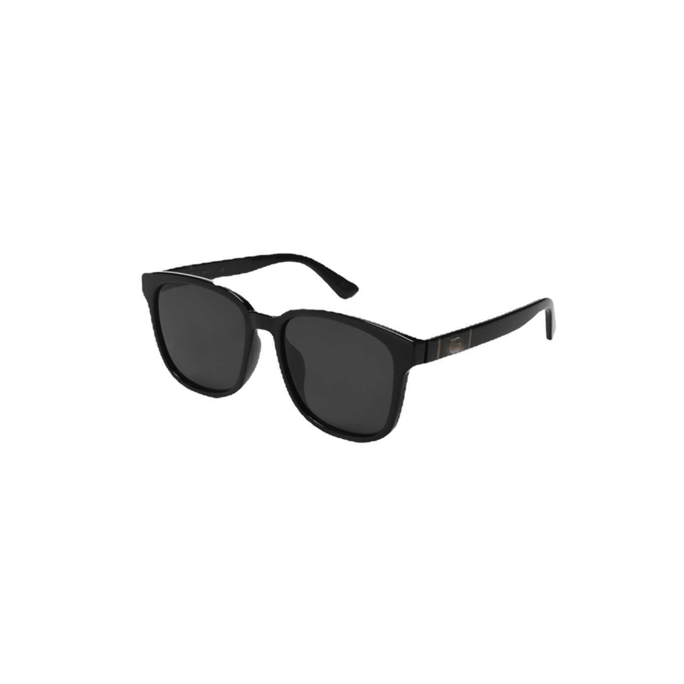 2023 Nouveau designer de luxe Family G étoiles même style plein cadre boîte à la mode plaque noir super protection solaire lunettes de soleil pour hommes et femmes GG0637