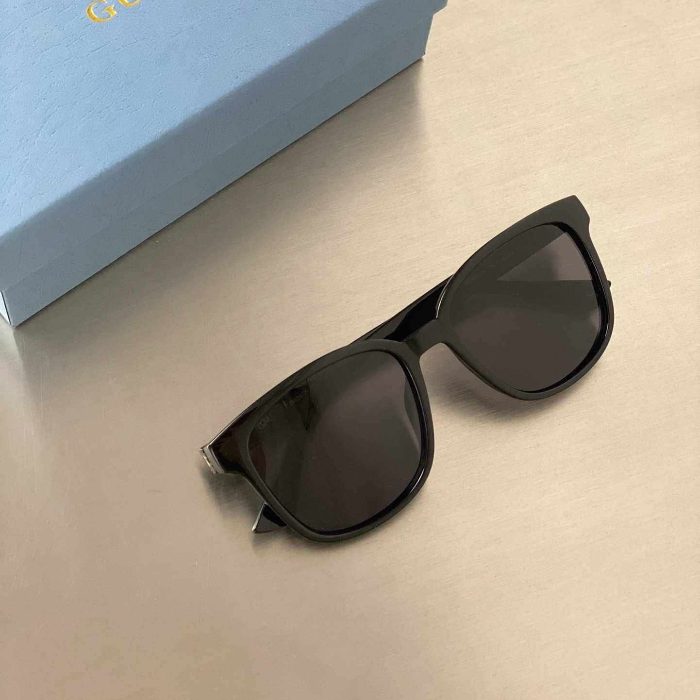 2023 New luxury designer Family G stars same style full frame box fashionable plate black super sun protection sunglasses for men and women GG0637