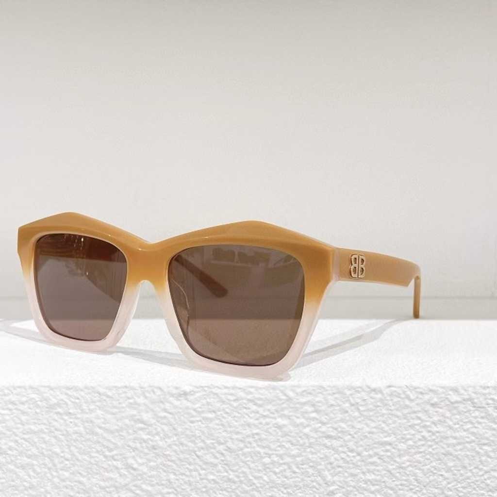 2024 Designer neuer Luxusdesigner Bs neuer Online -Rot mit dem gleichen personalisierten Brief für die vielseitige Mode -Sonnenbrille von Frauen BB0216