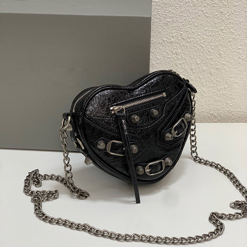 مصمم كروس الأكياس للسيدات Le Cagole Heart Mini Bag Bag Luxury Haints Brade Cross Body Pouch عالية الجودة محفظة جلد البقر المعدنية بالفضة