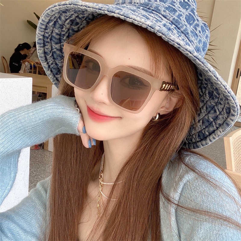 新しい豪華なデザイナーモデル香ばしい四角いチェーンレギーサングラスnet red small sunglasses ch0741の同じモデル