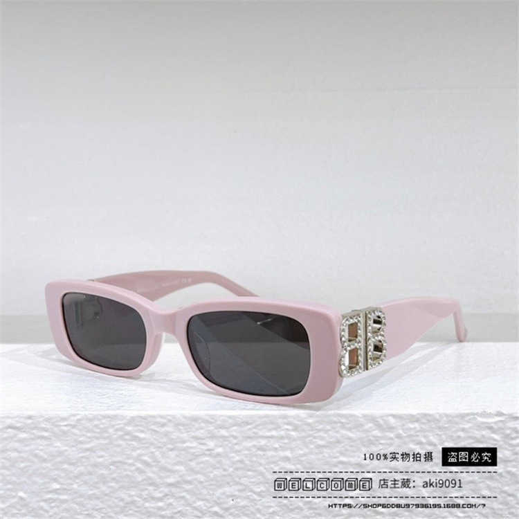 2024 Nouvelle Famille de concepteur de luxe de haute qualité B Les lunettes de soleil carré percées Squone Ins Populaires en ligne Star Sunglasses BB0096
