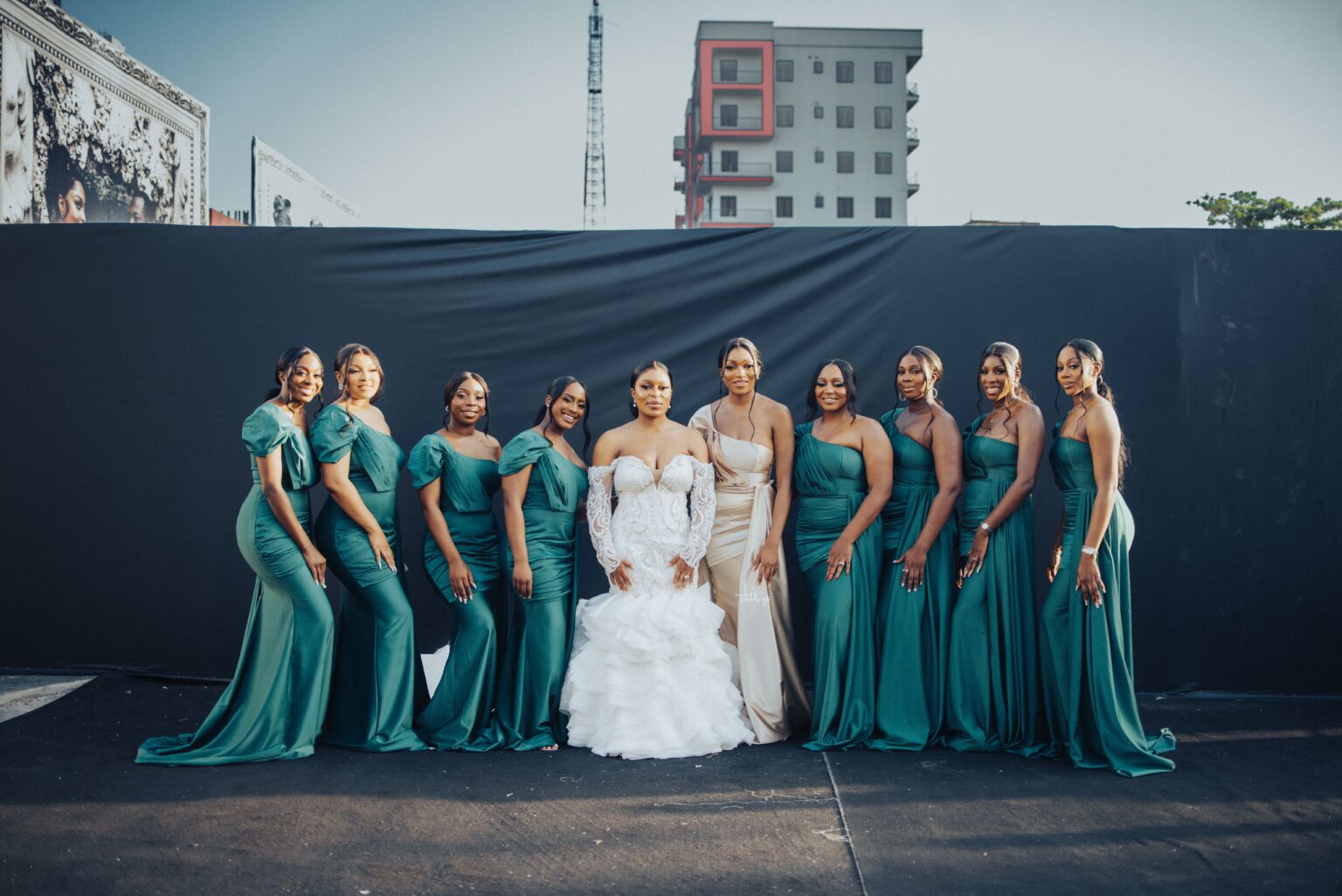 Robes de mariée sirène perlées africaines grande taille 2023 col transparent à manches longues trompette queue de poisson plage Aso Ebi robes de mariée