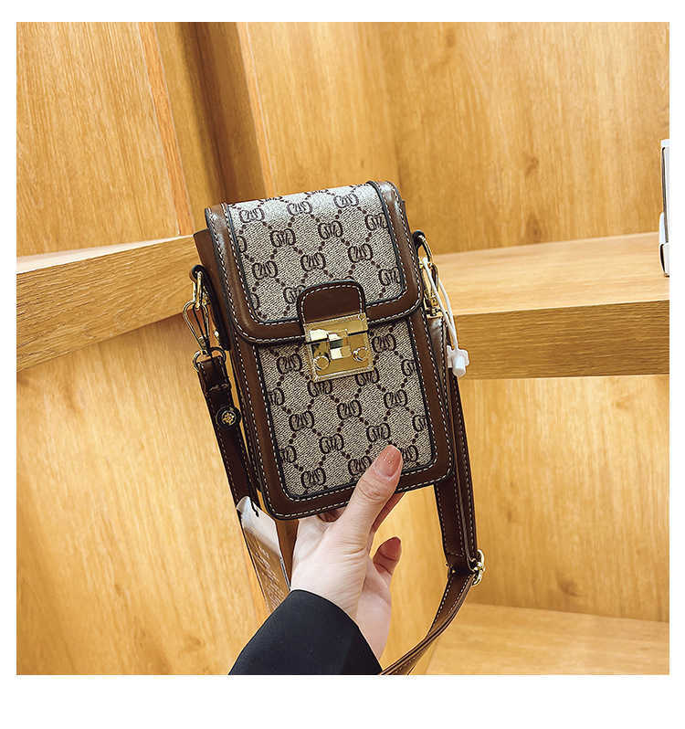 2024 New luxury high quality handbag Factory direct sales Women's combination with contrasting color mobile phone simple printed trendy and stylish crossbody