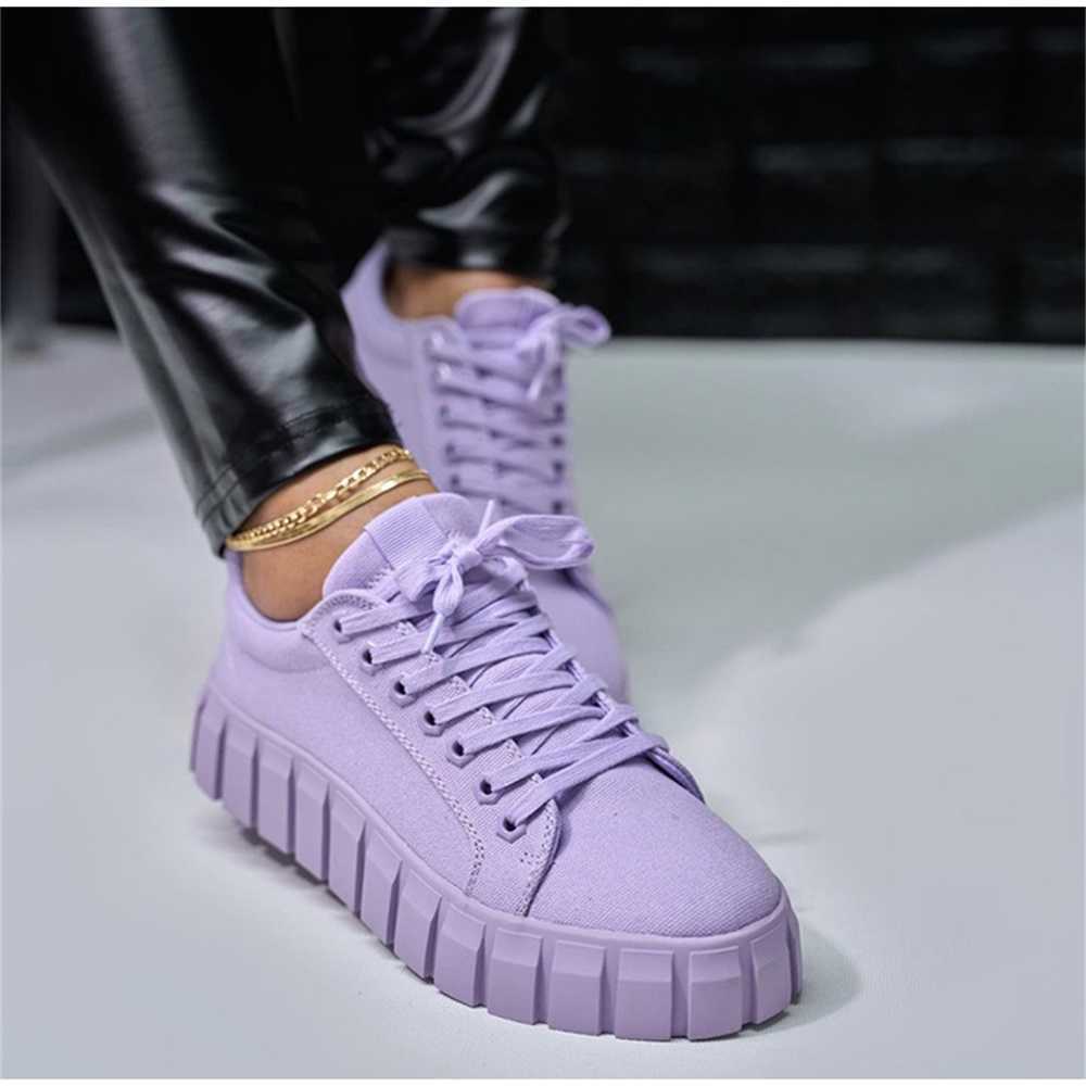 Klänningskor Kvinnors Multi Color Sneakers 2023 Nya hela säsongen Tjocka botten damer Lace Up Comfy Vulcanized Shoes Mode Stora lägenheter J230806
