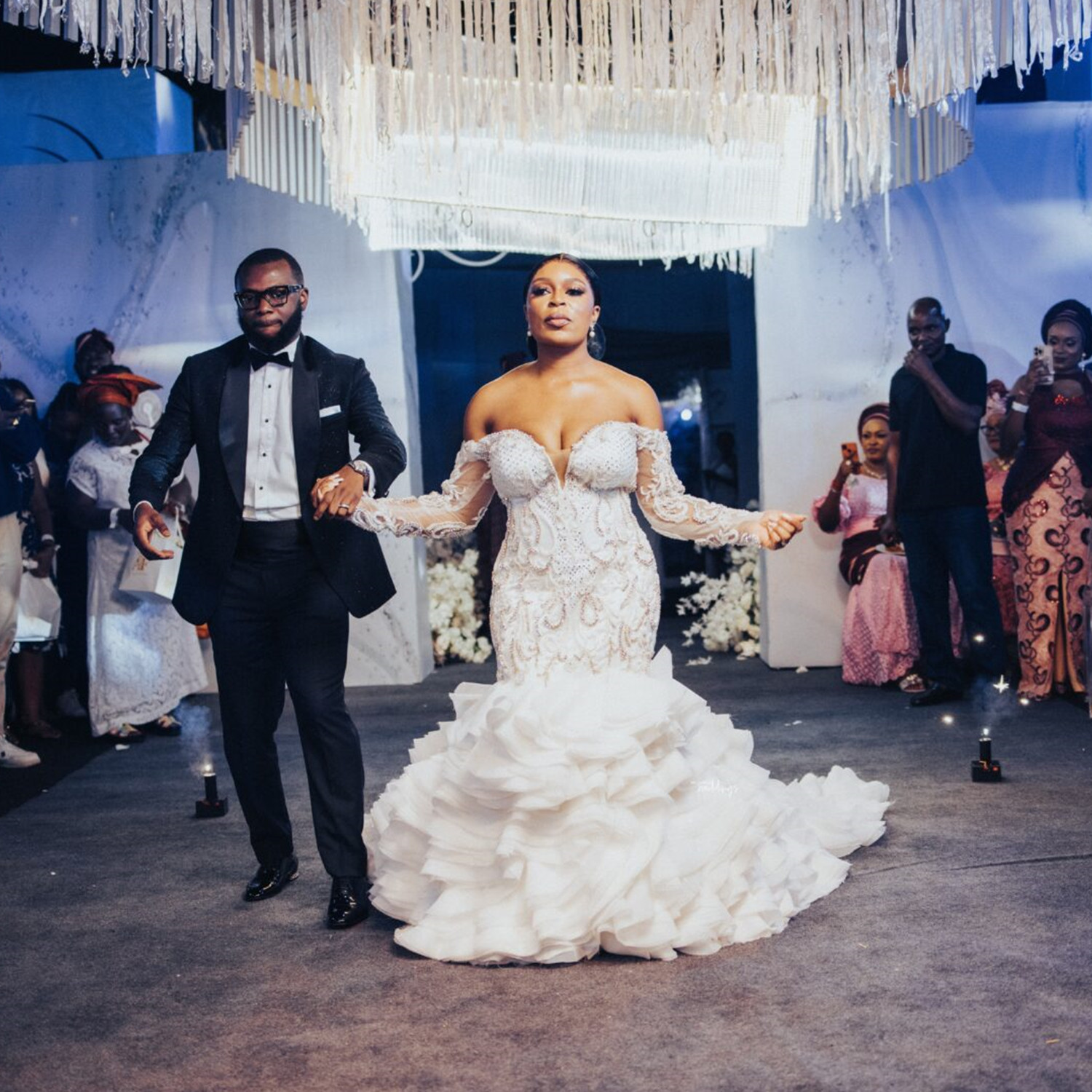 Robes de mariée sirène perlées africaines grande taille 2023 col transparent à manches longues trompette queue de poisson plage Aso Ebi robes de mariée