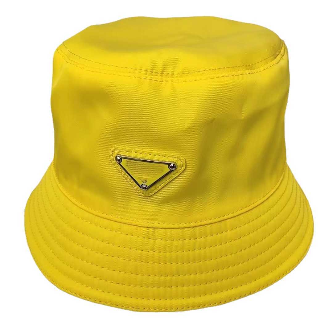 Najlepszy projektant luksusowy kapelusz Nowy netto Red Tide Metal odwrócony trójkąt kubełkowy Kapelusz dla mężczyzn i kobiet Modna shise shilshrena Big Brim Brim Sun