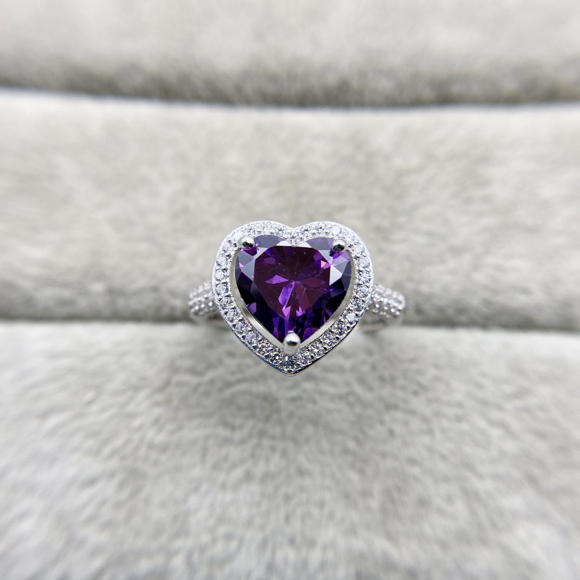 2023 New S925 sterling silver heart shaped amethyst diamond ring European and American fashion women love couple proposal ring