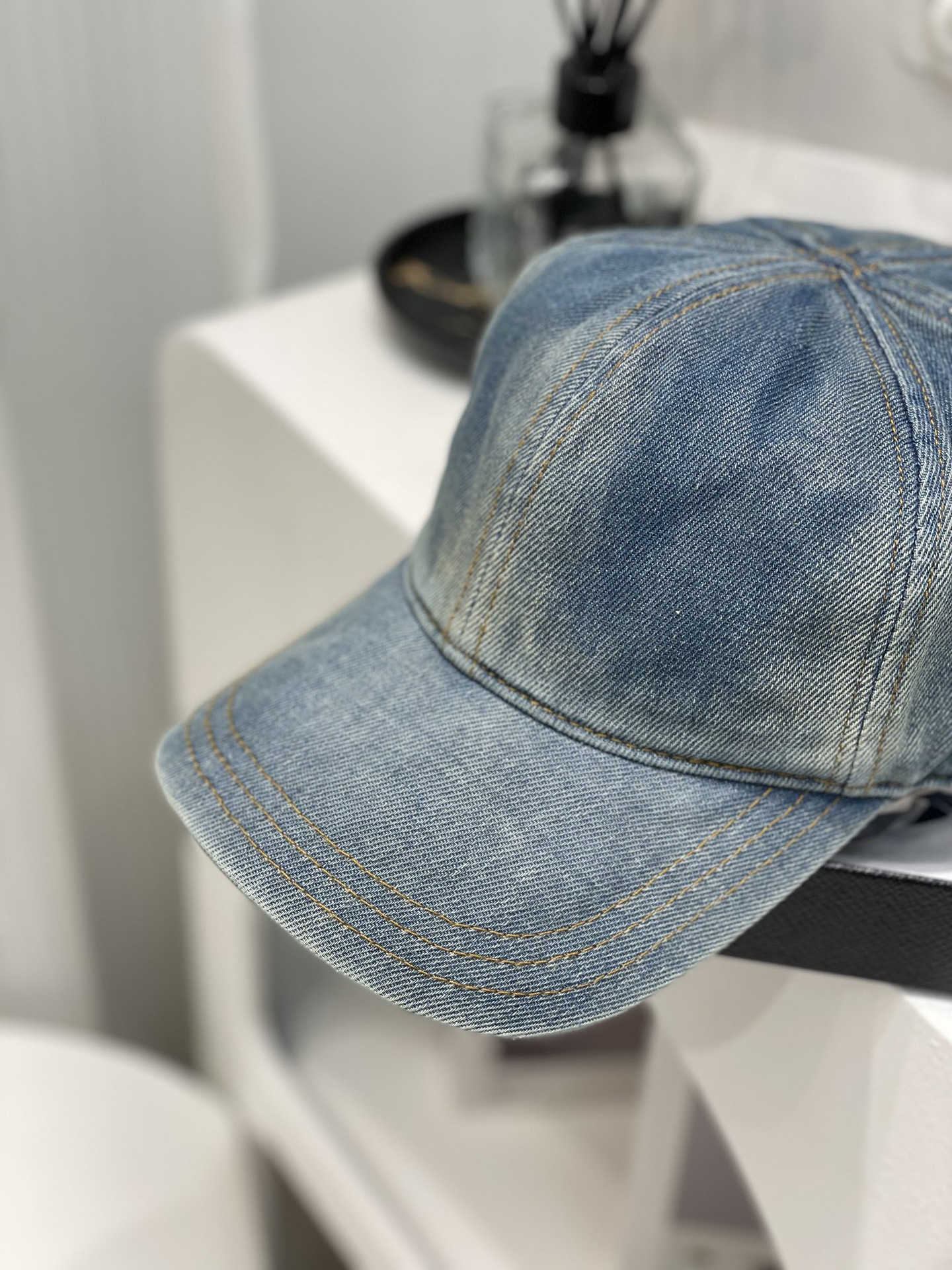 Toppdesigner Luxury Hat Home P 2023 Högutgåva Par Made Old Washed Denim Baseball Cap Triangle Cap