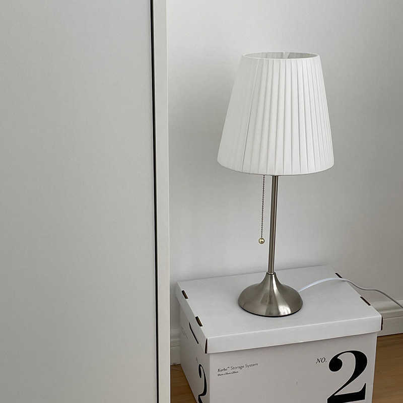 Lampe de table LED plissée nordique gradation LED lampe de bureau chambre chevet gradation LED veilleuse décor à la maison éclairage intérieur lampes LED HKD230807