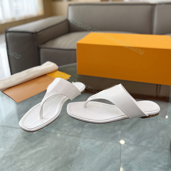 Sandales design de haute qualité diapositives femmes chaussures de sport pantoufles plates luxe en cuir été plage couleur bonbon tongs chaussures diapositives éraflures avec la taille de la boîte 35-41
