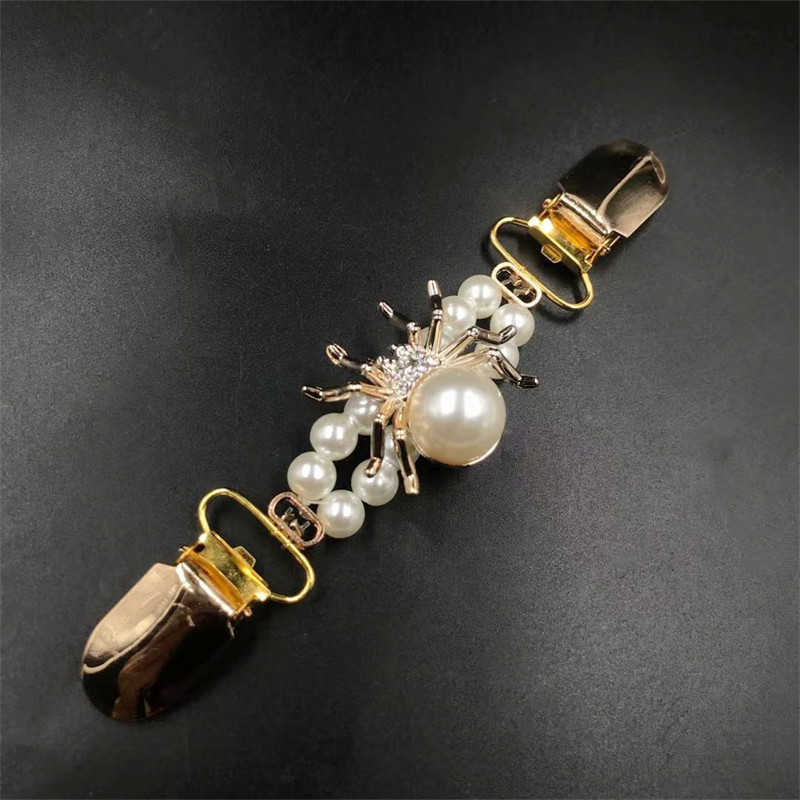 Pins Brooches Beautiful Cardigan Clip for Women- Sweater/Shawl/Scarf Clip- Mini Crystal Belt for Dress//Blouse Lapse//Closure for Jackets HKD230807