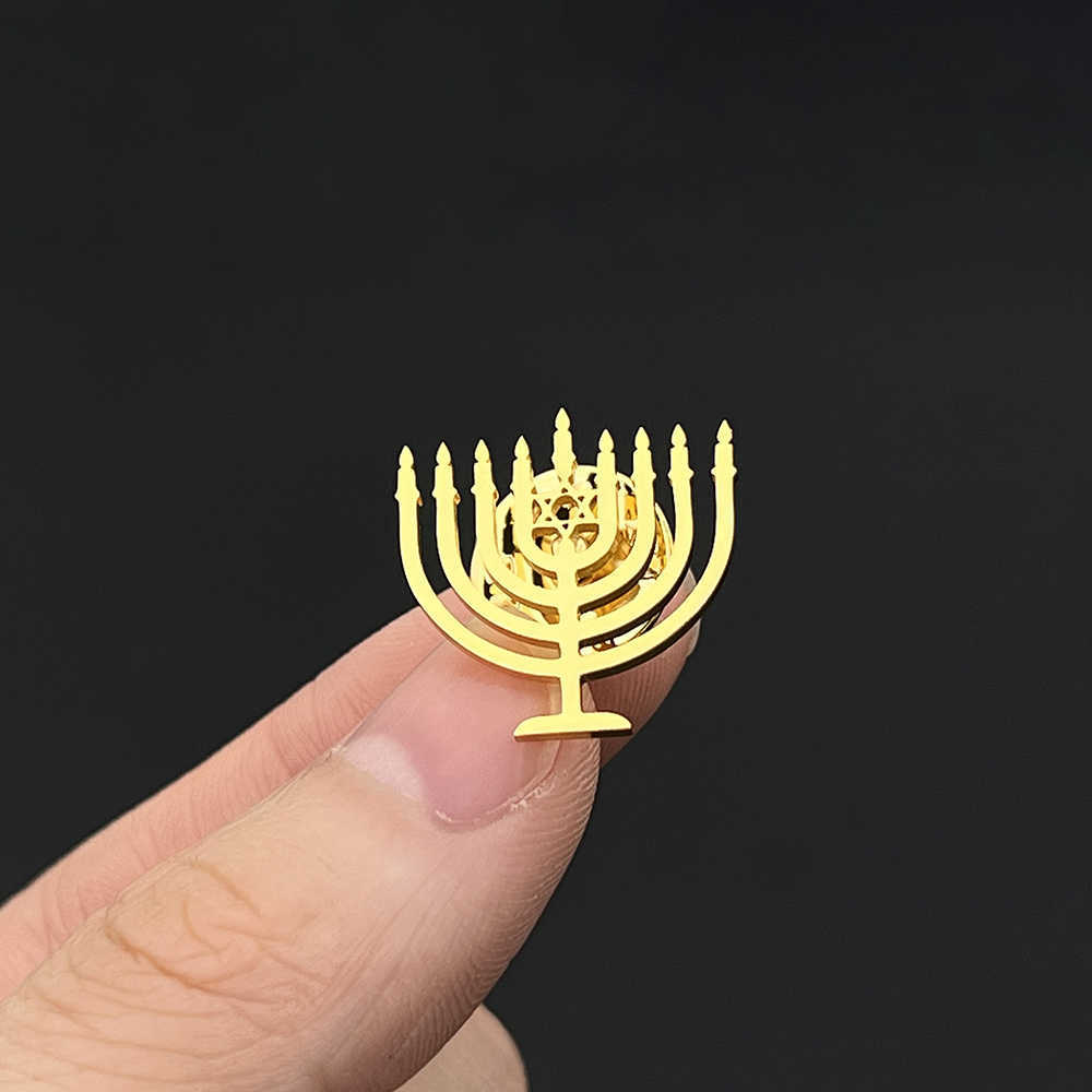 Broches Broches Israël Judaïsme Menorah Boucle Broche pour Hommes Femmes Revers Collier Pins Badge Hanukkah Cadeaux De Vacances Foi Bijoux Fête De Mariage HKD230807