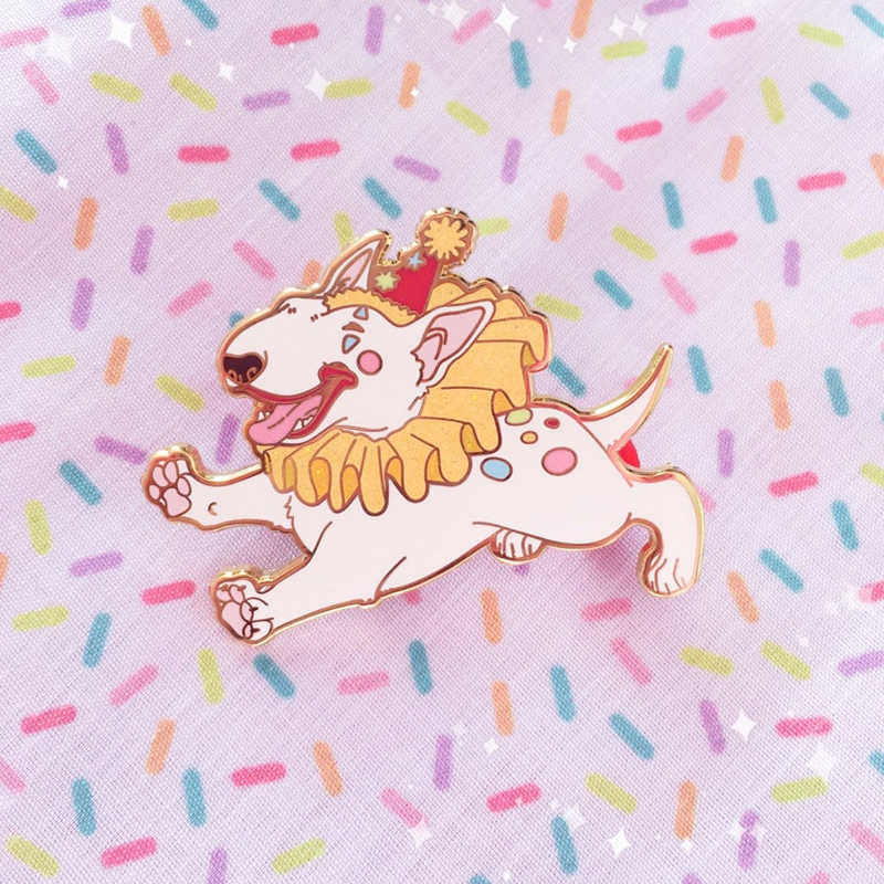 Spille Spille Cartone animato Simpatico Circo Edgar il Clown Bull Terrier Spilla smaltata Distintivo Spilla Zaino Collare Pin Gioielli da festa Decorare Spilla fai da te HKD230807