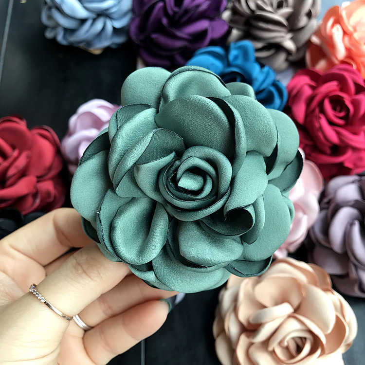 Pins Brooches Korean High-grade Fabric Camellia Large Flower Stage Dual-use Brooches Suit Collar Brooch Needle Lapel Pin for Women Accessories HKD230807
