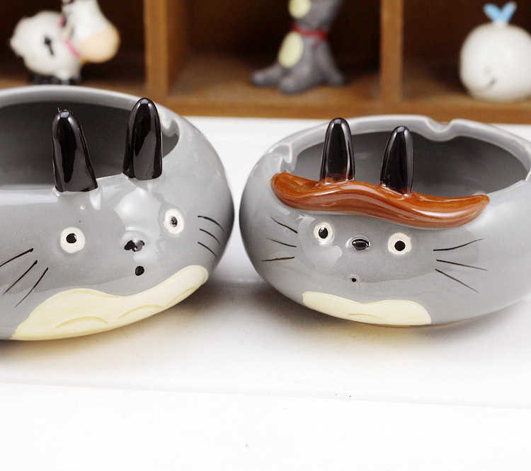 Kreskówka Anime Action Drukowana Totoro Cat Ceramic Gray Creative Palers Piękne popielniczki palenia akcesoria Dekoracja lalki HKD230808