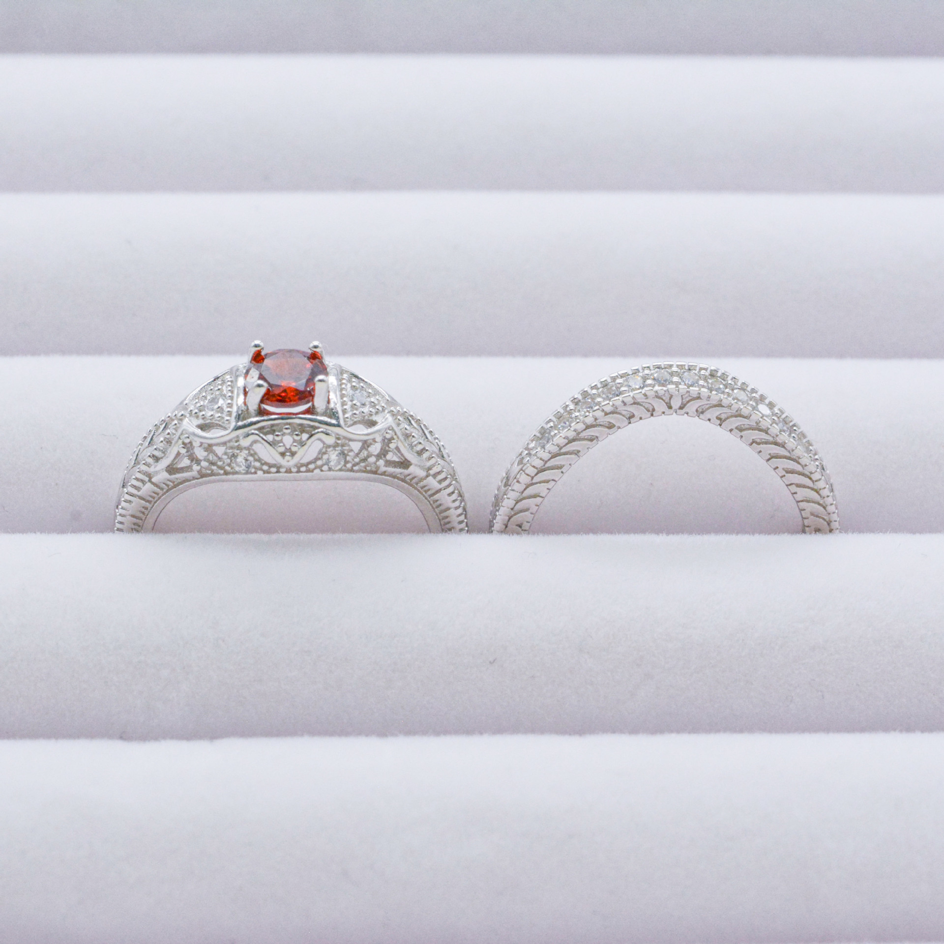 Серебряное серебро S925 Средний гранат красный камень круглый двойной кольцо ювелирные украшения высококачественное изысканное световое роскошное женское кольцо