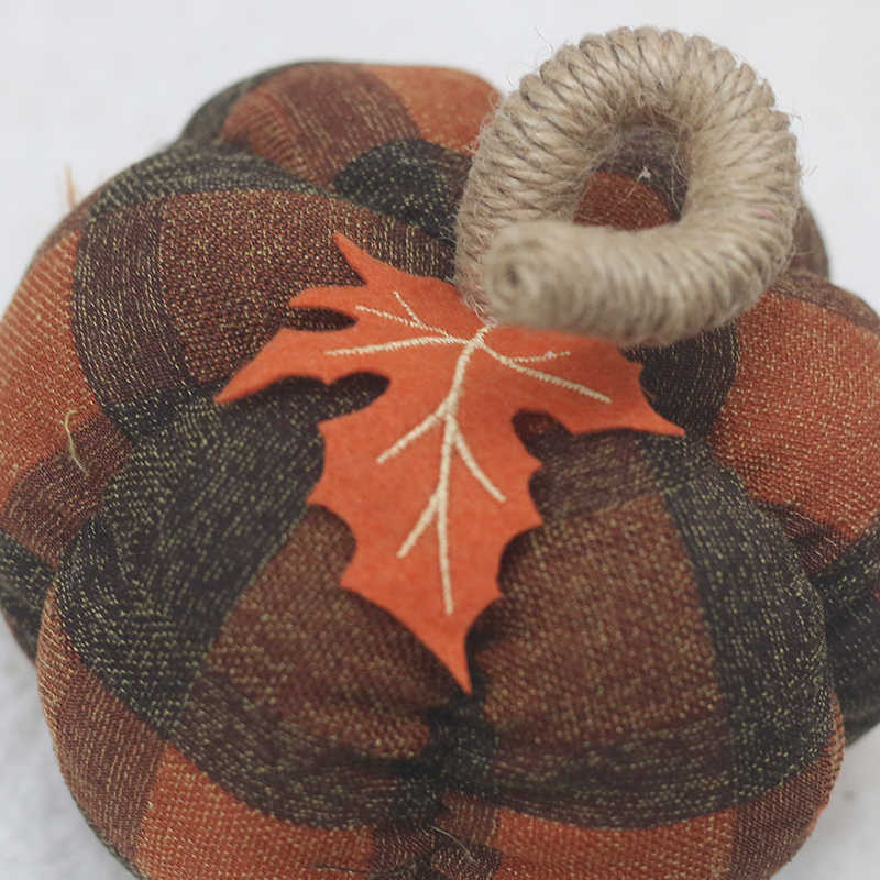 16 cm Pluszowy mały dynia ręcznie robiony na Halloween prezent świąteczny ozdobna dynia Festiwal Dekoracja domu dynia L230620