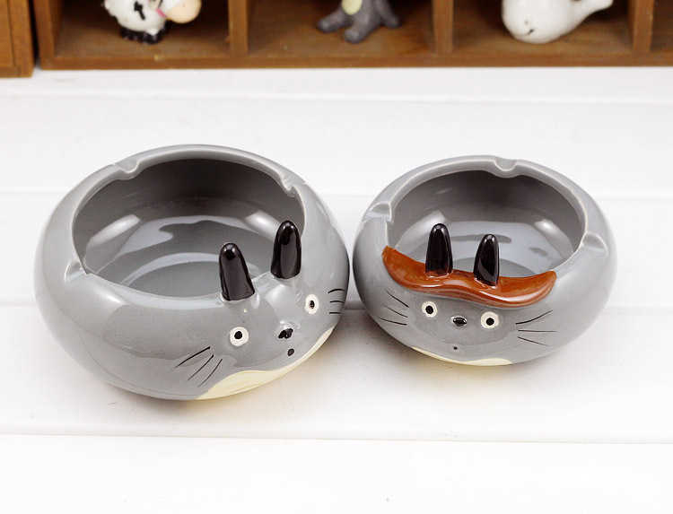 Kreskówka Anime Action Drukowana Totoro Cat Ceramic Gray Creative Palers Piękne popielniczki palenia akcesoria Dekoracja lalki HKD230808