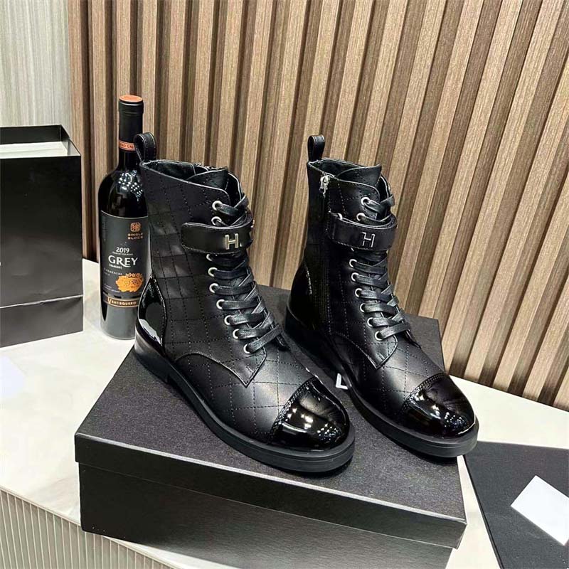 Lyxdesigner Kvinnor Martin Boots Autumn/Winter Fashion Women's Boots Leather Desert Boots Zipper Ankel Boots Color Matching High Quality Knight Boot Strap Box