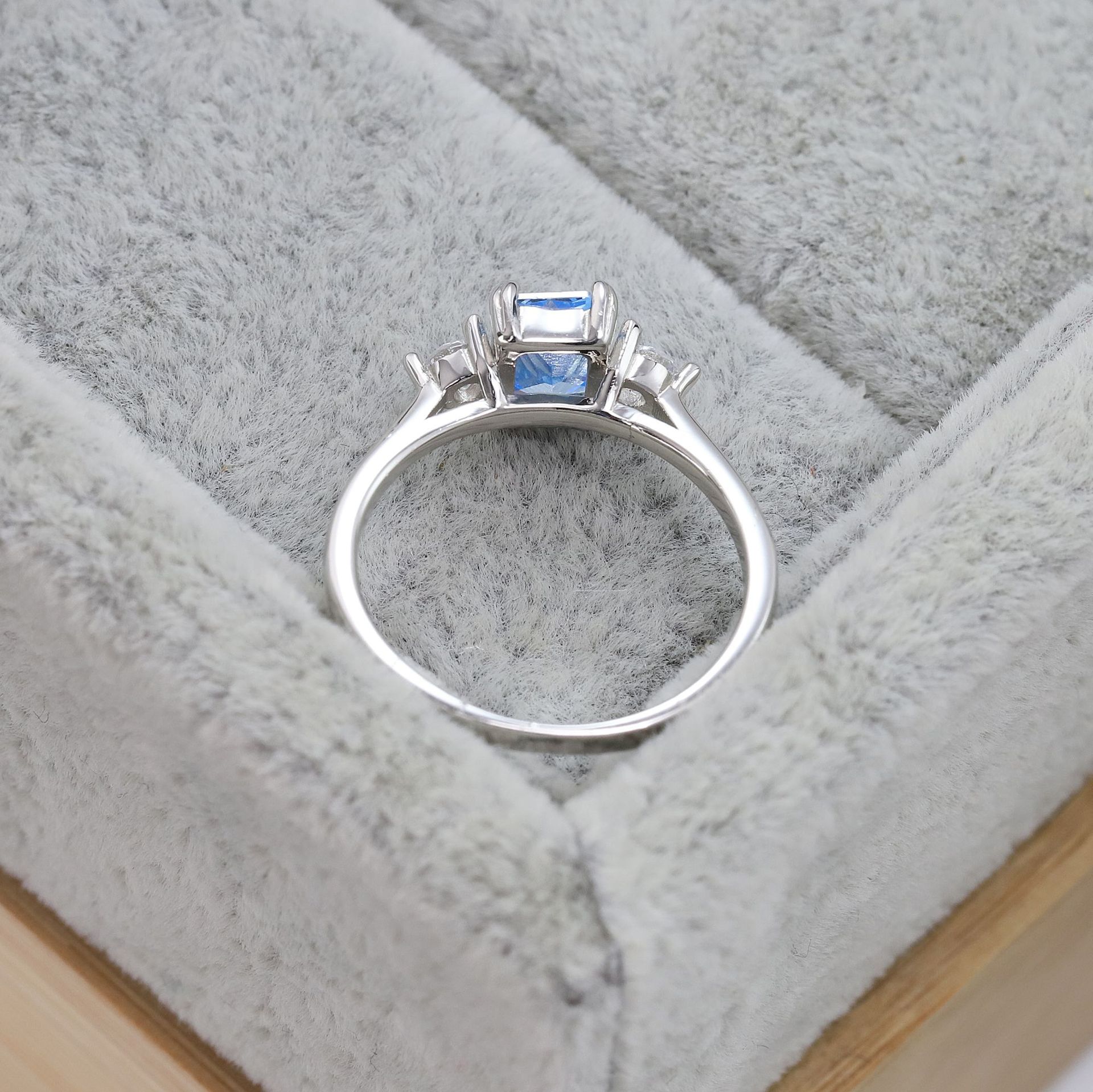 New S925 Sterling Silver European and American Blue Pagoda Stone Diamond Ring Simple and Personalized Proposal for Women's Ring