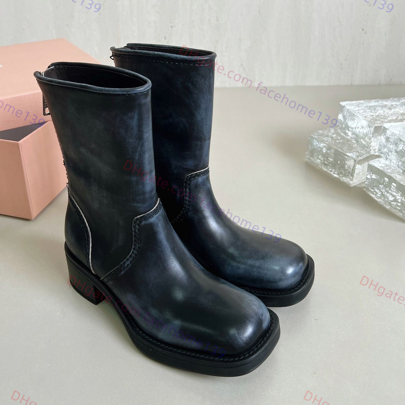 2023 Fashion New Round Toe Shiny Leather Boots Donna Designer Fashion Cow Leather Belt Buckle Leather Biker Knee Boots stivali Chelsea stile marrone nero