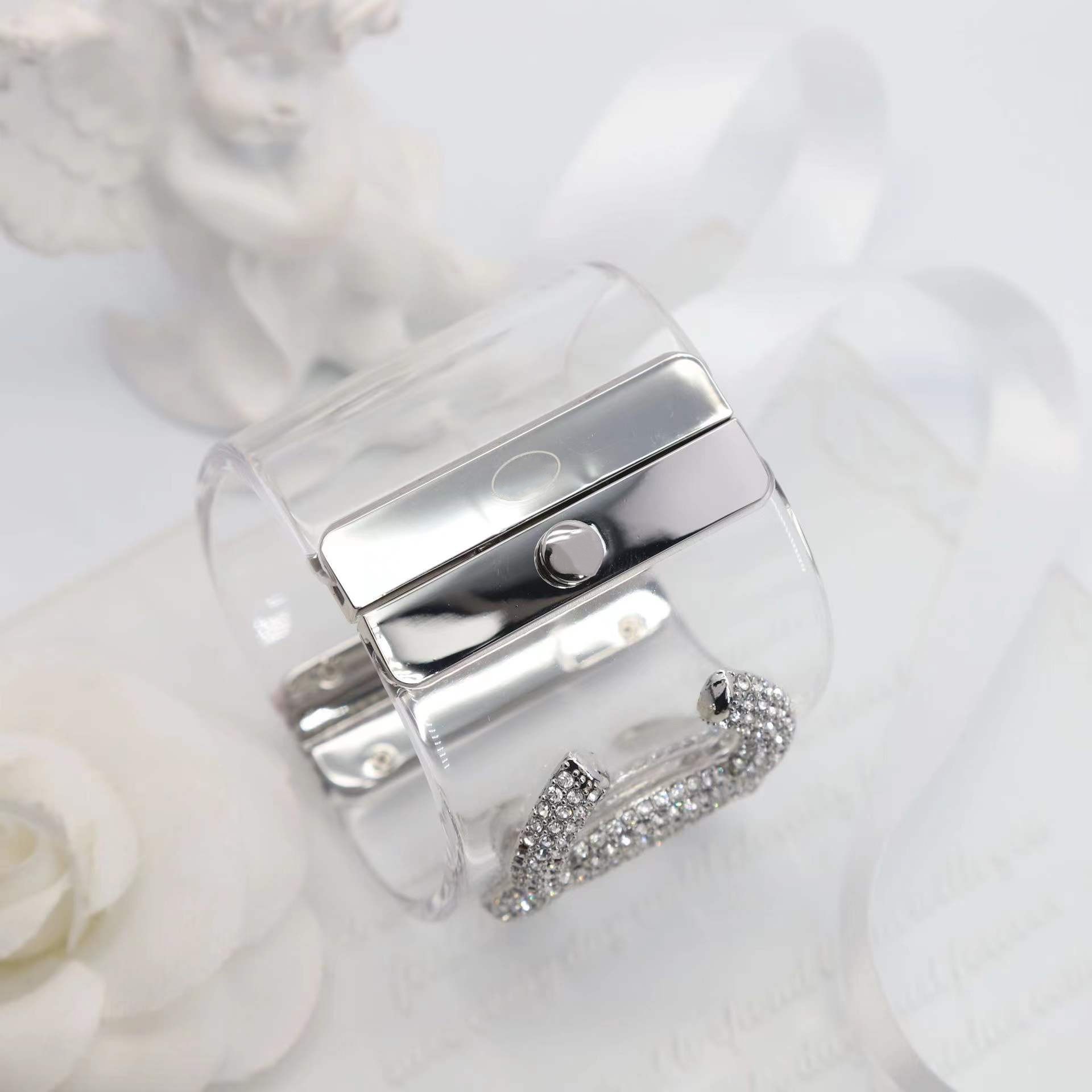Роскошный дизайнер белый циркон прозрачный браслет женщины Big C Shape Wide Brangle Lady Crystal Diamond Open Bracelets Accessories Свадебные украшения