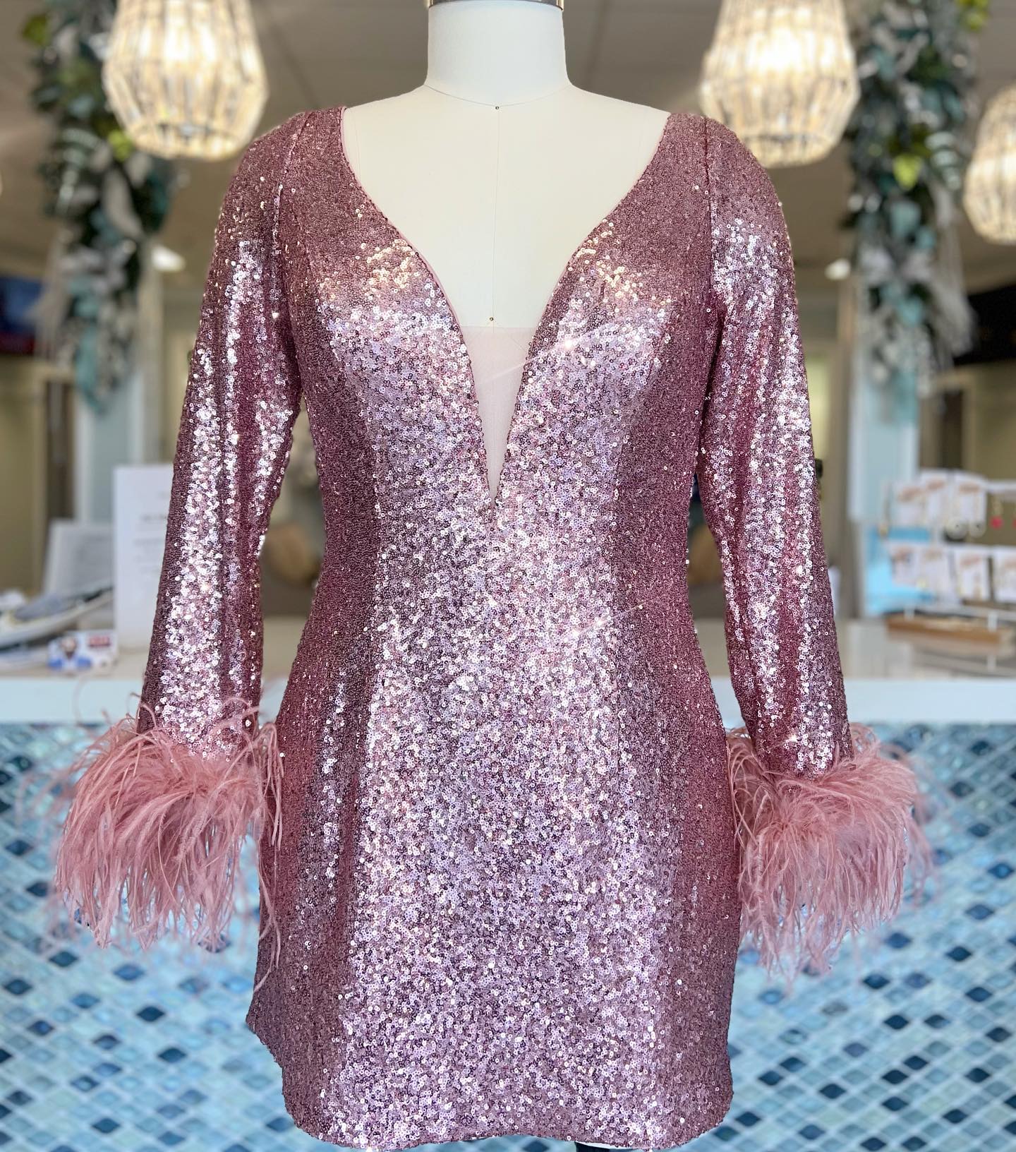 Fuchsia Sequin Homecoming Dress 2k24 Long Sleeves Deep V-Neck Lady Prom Pageant Formal Cocktail Event Party Runway Black-Tie Gala Wedding Guest Hoco Gown Feather