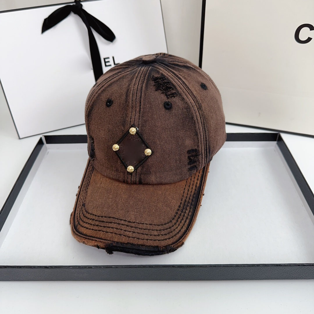 Men's Sporty Style Designer Ball cap Women's Fashion hat Water Wash Worn Craft Leather Letter Printing Adjustable Size casquette