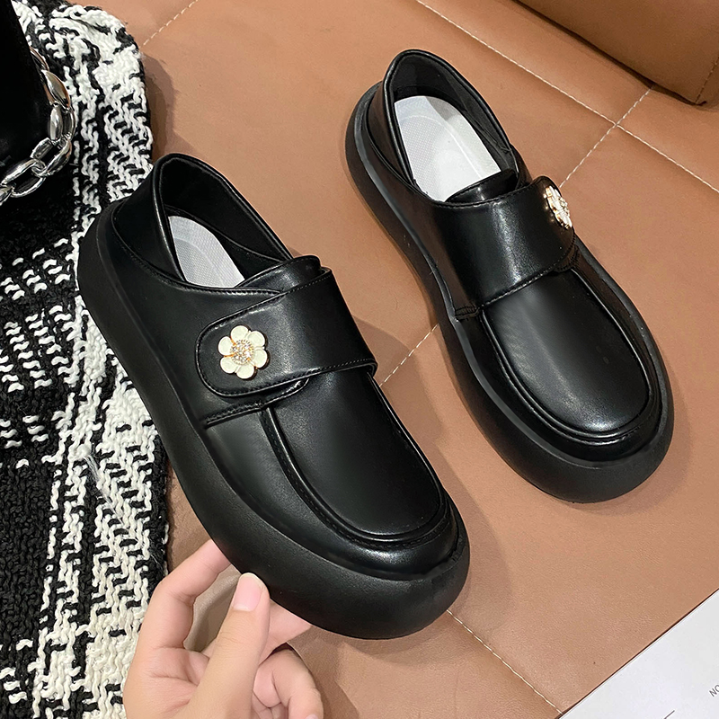 Zomer Schoenen Dames Zachte Toevallige Vrouwelijke Sneakers Ondiepe Mond Klompen Platform Loafers Met Bont Ronde Neus 2023 Wit Verpleegster Creeper