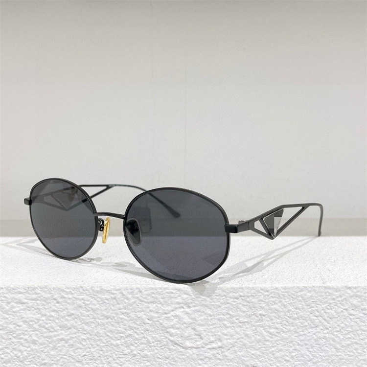 2023 Luxury Designer New P's Metal Plain Tinted Solglasögon Ins Net Red Samma triangel solglasögon SPR60Y -stil 1