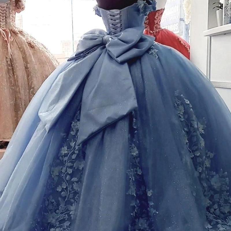 Himmelblaue Brautkleider mit 3D-Blumenapplikationen, elegantes schulterfreies Korsett am Rücken mit großer Schleife, süßes Hochzeits-Braut-Ballkleid