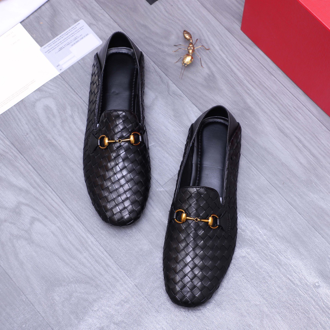 Högkvalitativ 2023 Herr Fashion Designer Dress Shoes Formal Party Wedding Groom Flats Män Bekväma loafers Storlek 38-44