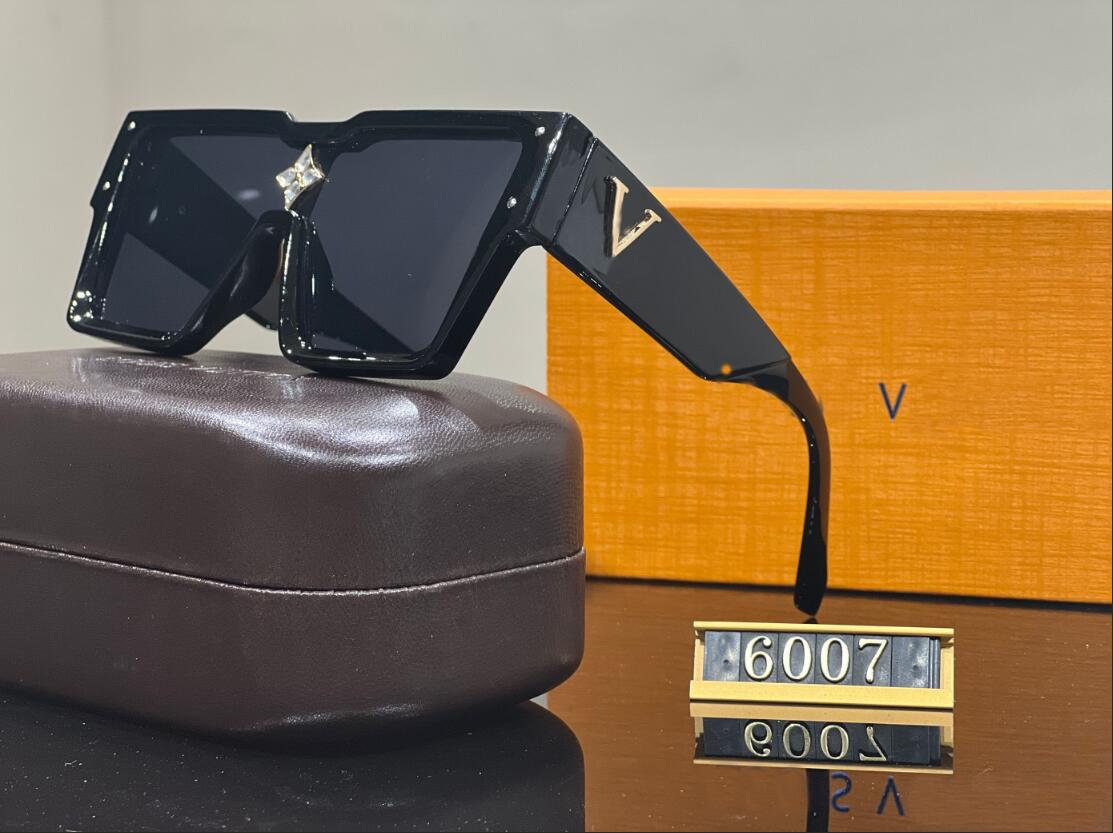 Designer Solglasögon Brand 30105 UV Protection Glasses Outdoor PC Rack Classic Ladies Luxury Solglasögon279B