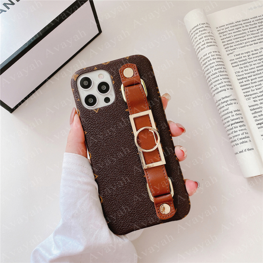 Fashion Grade Wrist Strap Band Phone Case for iPhone 15 14 13 12 11 Pro Max X Xs Xr 8 7 Plus Leather Back Shell Full Protection Cover Metallic Wristband