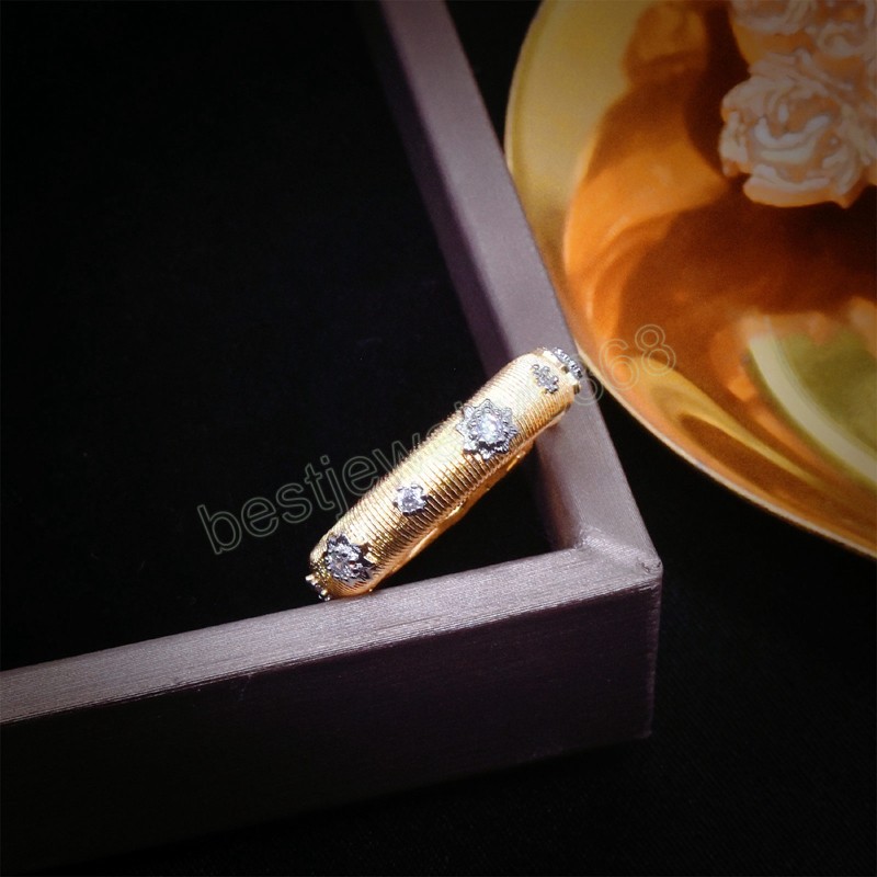 European American Retro Italian Style Two-color Gold Plated Rings Luxury Women's With Zircon Carved Ring