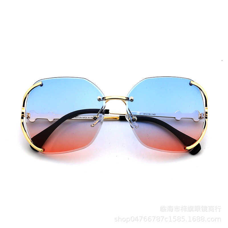 2023 Luxury Designer Solglasögon Nya mode solglasögon kvinnors trend mörkgrön färgglada gatufotograferingsgradient körglasögon 8227